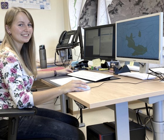 Lesen, Analysieren und Erstellen von Karten geh&ouml;rt zu den wesentlichen Aufgaben., &copy; DLR Eifel