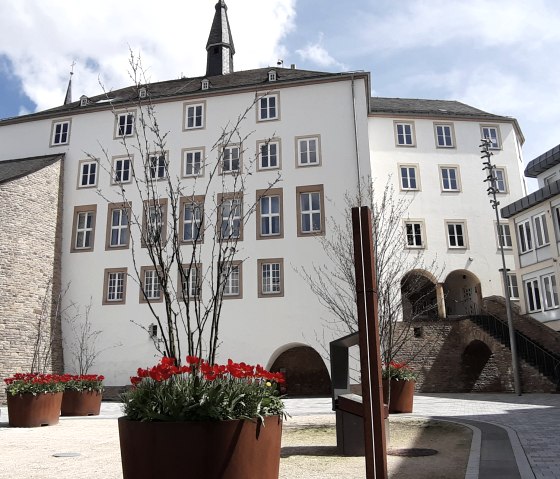 Rathaus Bitburg und Grüner See, © Archiv Stadt Bitburg