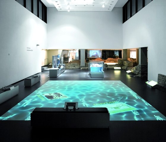 R&ouml;merthermen Z&uuml;lpich, Ausstellungsraum, &copy; Axel Th&uuml;nker, DGPh