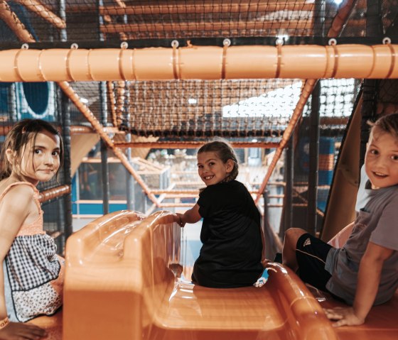 aktivi Jump & Fun 1, &copy; Dimension Media