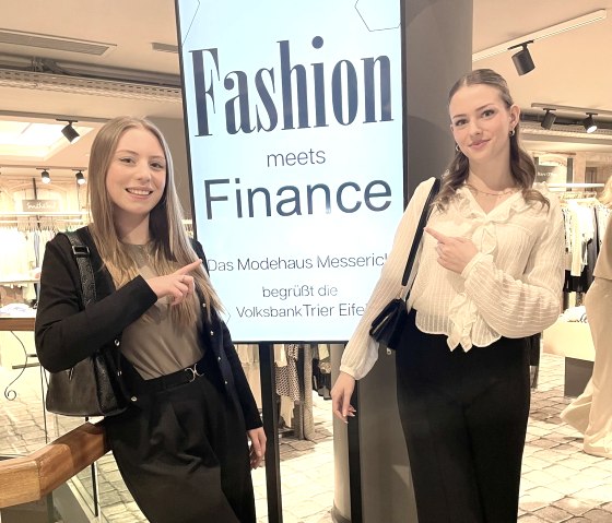 Mitarbeiterinnen bei einer Messe, &copy; Volksbank Trier-Eifel