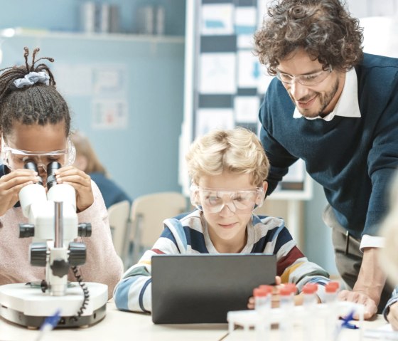 Junior Uni Kinder, &copy; Adobe Stock