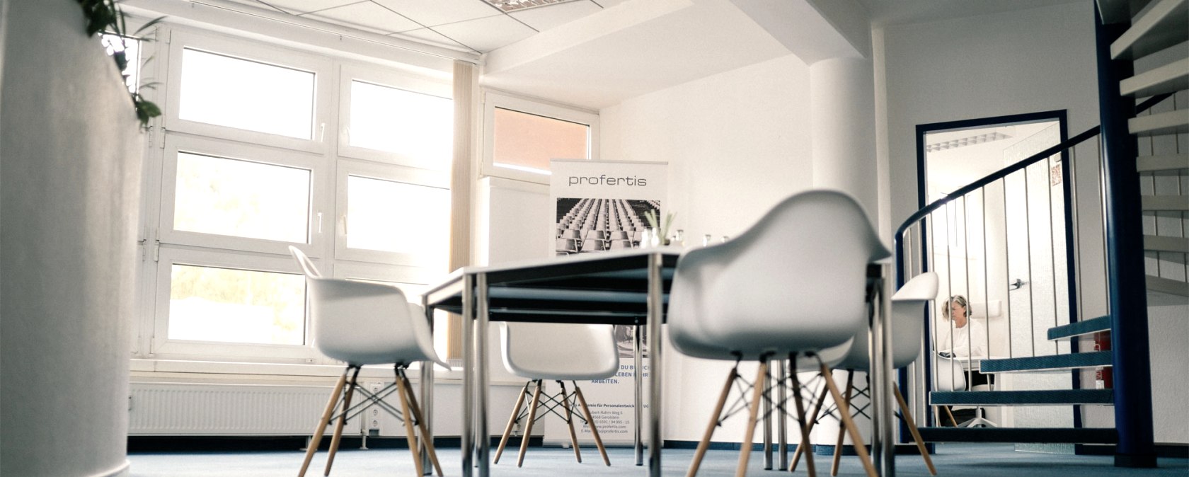 Tagen und Arbeiten mit Blick ins Gr&uuml;ne, &copy; Zukunftsinitiative Eifel (c) Lars May