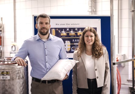 Doktorandin Shari Piro und Dr. Michael F&eacute;chir in der Bitburger Brauerei, &copy; Dr. Michael F&eacute;chir