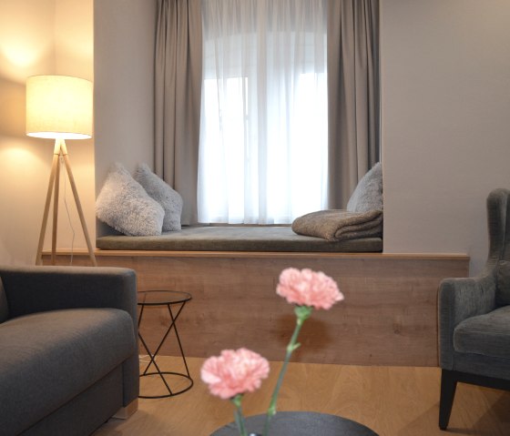 Hotelzimmer Suite Details Einrichtung, &copy; Seehotel Maria Laach