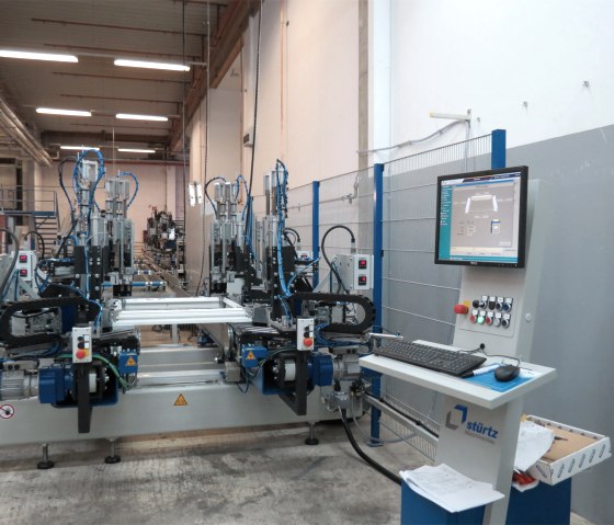 Moderne Fertigung mit Hightech..., &copy; UNILUX