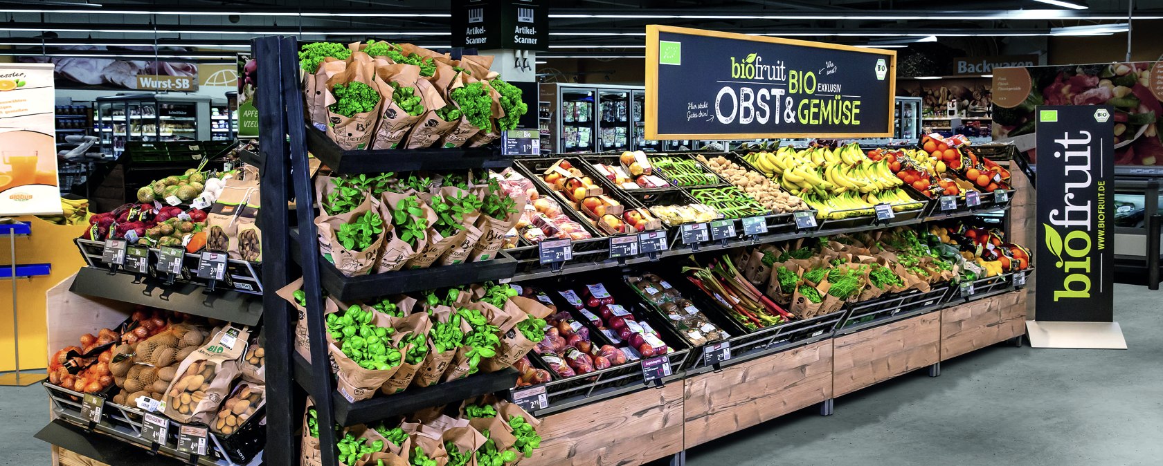 Gem&uuml;se- und Obststand von Biofruit im Einzelhandel, &copy; biofruit GmbH