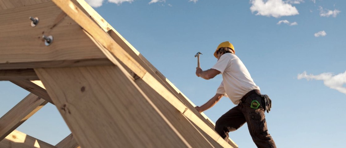 Zimmermannsarbeiten am Dach, &copy; KAULARTZ